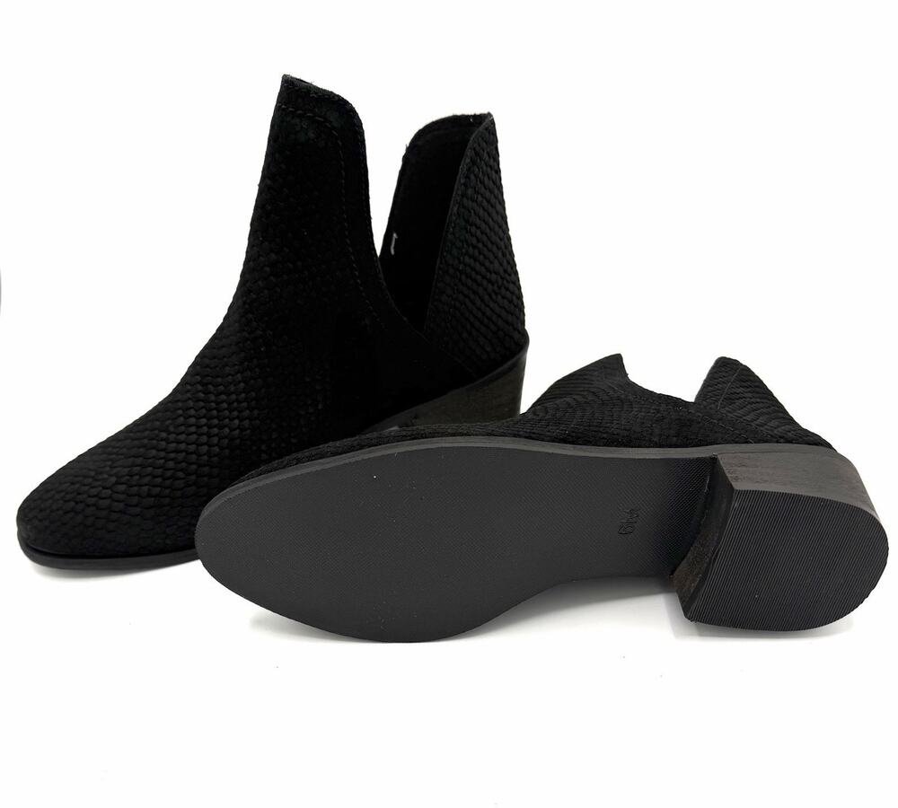 Coconuts By Matisse Black Textured Ankle Boots Size 6 NIB